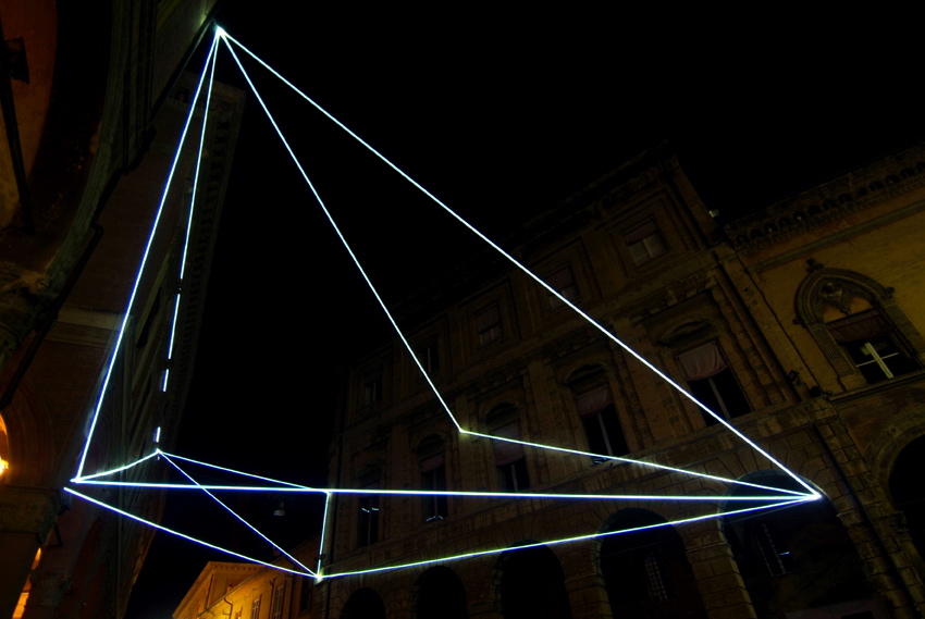 CARLO BERNARDINI, CODICE SPAZIALE 2009, Artfirst, Arte Fiera Bologna, Grossetti Arte Contemporanea. Installazione ambientale in fibre ottiche, h da terra mt 15x23x26, Piazza S. Stefano, Bologna.