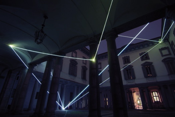 CARLO BERNARDINI, LA LUCE CHE GENERA LO SPAZIO 2009 – 2010, Installazione ambientale in fibre ottiche, mt h 18x25x27, Palazzo Litta, Direzione dei Beni Culturali, Milano.