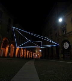 CARLO BERNARDINI, CODICE SPAZIALE 2009, Artfirst, Arte Fiera Bologna, Grossetti Arte Contemporanea. Installazione ambientale in fibre ottiche, h da terra mt 15x23x26. Piazza S. Stefano, Bologna.