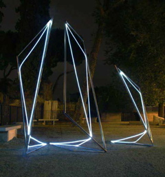 CARLO BERNARDINI, Linea di Luce 2003 Acciaio, fibre ottiche, mt h 4x2x5, Piazza del Campidoglio, Roma.