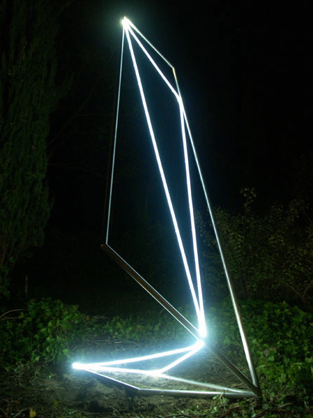 PERMEABLE SPACE 2003 Stainless steel, optical fibers, feet h 13x7x5.