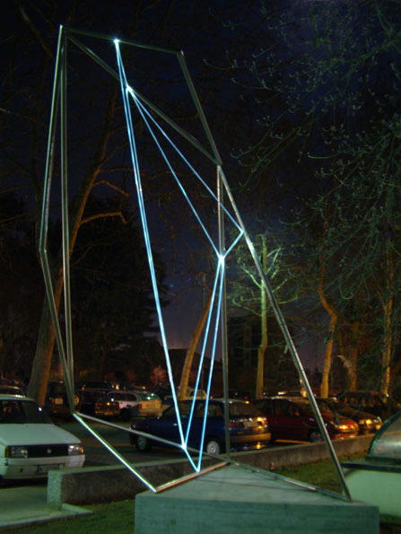 THE DIVISION OF VISUAL UNITY 2002 Stainless steel, optical fibers, feet h 13x10x15; Viale dei Platani, Castellanza(VA).